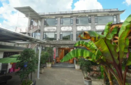 Eryuan Niujie Renjia Hot Spring Inn