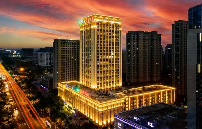 Vienna Hotel (Chizhou Railway Station, Qishan-Pingtian Lake Scenic Area, Guichi District, Chizhou)