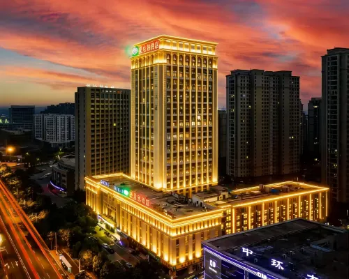 Vienna Hotel (Chizhou Railway Station, Qishan-Pingtian Lake Scenic Area, Guichi District, Chizhou) فنادق في تشى جَو