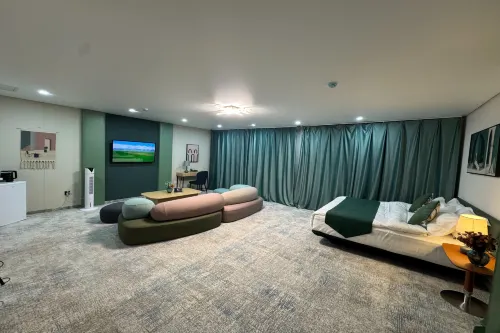 MS International Hotel