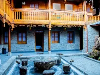 Ban Yin·Silkworm Mulberry Bureau Homestay (Jianchuan Ancient Town Branch) โรงแรมในเจียนฉวน