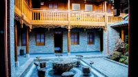 Ban Yin·Silkworm Mulberry Bureau Homestay (Jianchuan Ancient Town Branch) - ที่มีที่จอดรถ