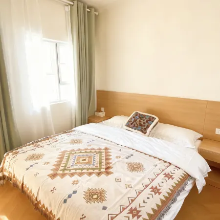 Mengqiu Courtyard Homestay (Yining Railway Station)