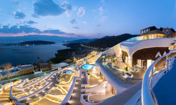 Sound on the Clouds Hotel Santorini, Dali