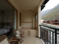 Libai · Goodnight Hot Spring Pool Homestay (Mount Siguniang Scenic Area) Hotels in Xiaojin