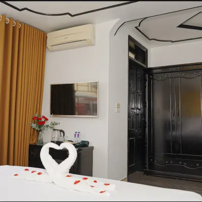 Khach san Pho Xua Hotels near The Vissai Group