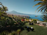 El Refugio Apartments & Villa