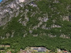 Alberghi Paradiso per Famiglie a Lombardia: le opzioni più popolari