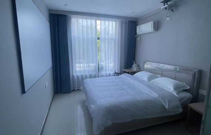 Lingshou Yueting Hotel