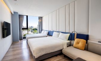Explore Hotel