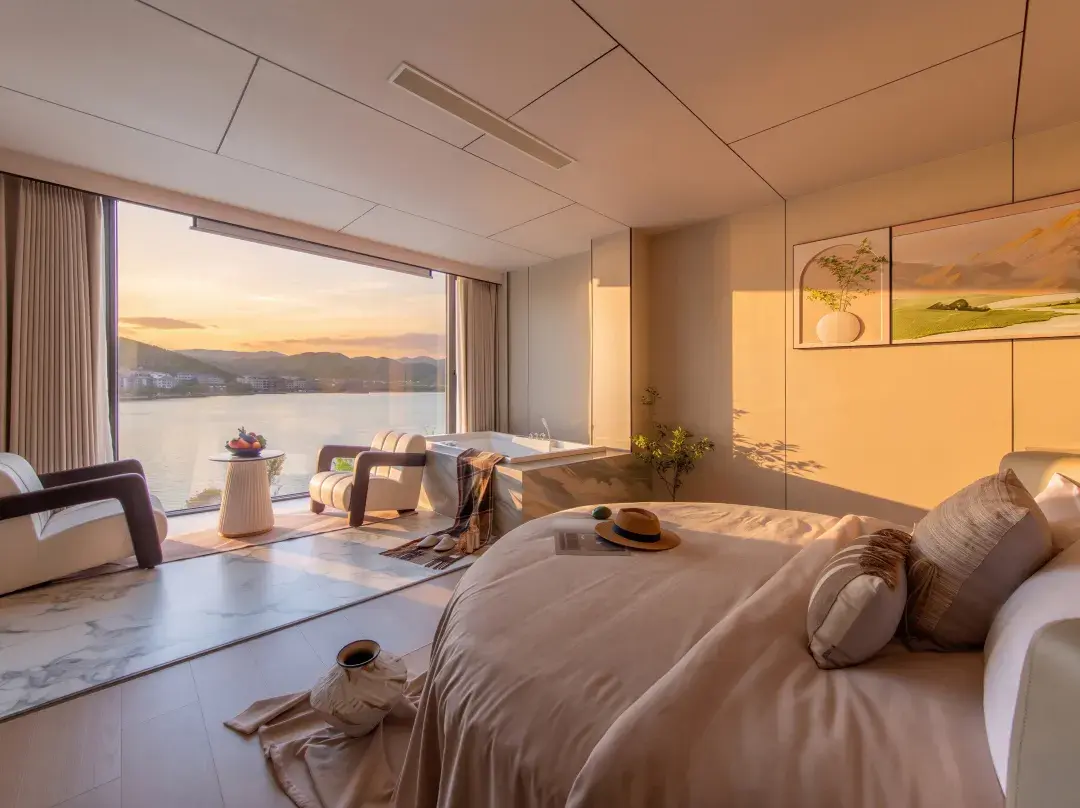 Yuelanqiyu · Moon Whisp | Erpanlanyue Waterfront Seaview Resort Chinese Inn - Dali