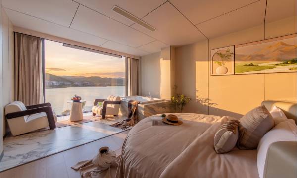 Yuelanqiyu · Moon Whisp | Erpanlanyue Waterfront Seaview Resort Chinese Inn (Erhai Ideal City)