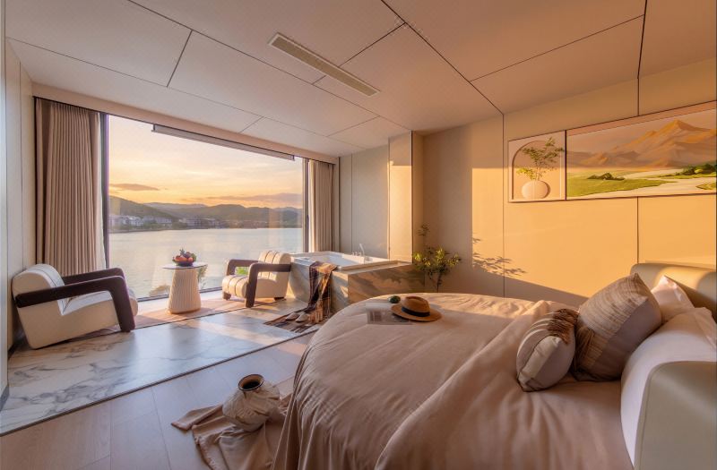Yuelanqiyu · Moon Whisp | Erpanlanyue Waterfront Seaview Resort Chinese Inn (Erhai Ideal City)
