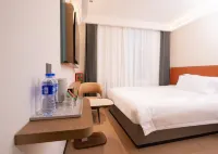 Urumqi Youjia Hotel (Hongshan Jade Antique City) - balcony