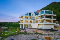 Xiangshan Lantian Lodge – A Self-Drive Island Loop Retreat​ - Infinity Pools