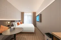 Home Inn Select Changbai Mountain West Scenic Area Tourist Center Hotel - شرفة