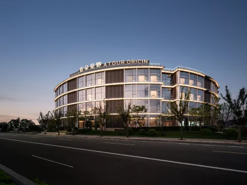Zhoushan Wugongshi Wharf Zhujiajian Atour Jinye Hotel - parkir