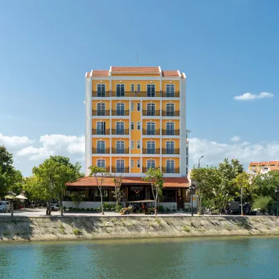 Royal Riverside Hoi An Hotel ホイアンポストオフィス周辺のホテル