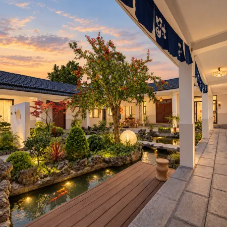 Yidu Pomegranate Courtyard Private Quad Courtyard Homestay