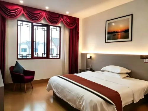 Four Seasons Flower Inn - Inns