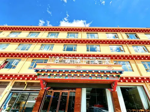 Yazhuo Hotel - Bergblick
