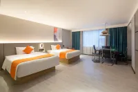 Yarris Hotel