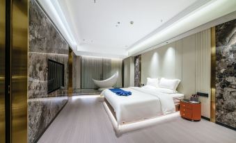 Dream Hotel Kali Saville (Grand Cross Jiufangtian Street)