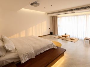 Outer City Courtyard Leisure Holiday Hotel (Longgang Humanities Town Store)