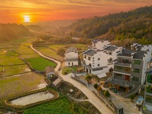 Wuyuan Wuyue Mountain Villa