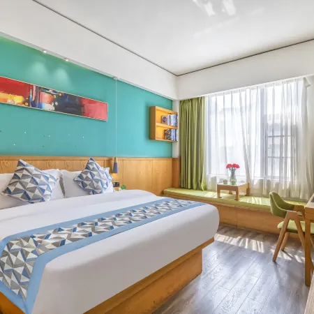 Zhuxia ART Hotel (Kunming Economic Development Zone Zhujiacun Subway Station)