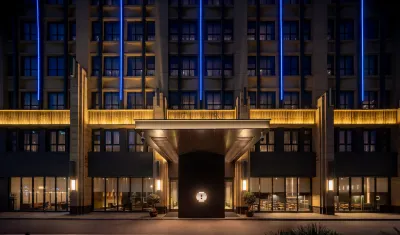 Lucky Hotel Hotels near Xi'an Railway Vocational and Technical College (New Campus)