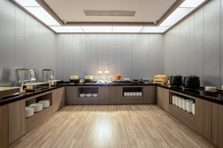 HanTing Hotel (Tianjin Jinnan University Town Xin Guojia Huizhanzhongxin) Отели рядом с достопримечательностью «Tianjin Occupation Skill Public Training Center Gymnasium»