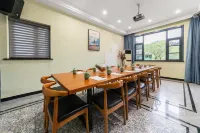 Qiandao Lake Canoe Town Homestay