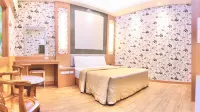 Maple Love Motel
