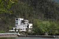 RIPPLE  &  CHIRPS Hotels in Xing’an