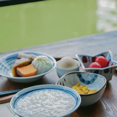 Xitang · J Romantic Riverside Homestay (Xitang Ancient Town)
