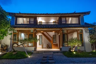 Lijiang Dexian Homestay 구색 장미 마을 주변 호텔