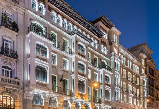 카탈로니아 그란 비아 테라스