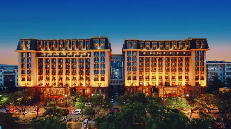 Gaodu Grand Hotel Отели рядом с достопримечательностью «Jincheng Ancient Academy»