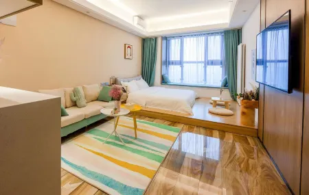 Fangxuan Hotel (Zhengzhou Longzihu Subway Station Boya Plaza)
