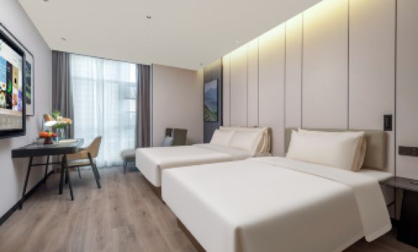 Nantong Railway Station Vientiane City Atour Hotel