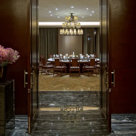 Oriental Jianguo Hotel