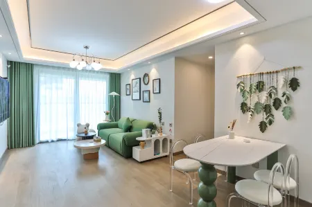 Huanshu Holiday Homestay (Wuzhen Scenic Area) Отели рядом с достопримечательностью «Fu'an Bridge»