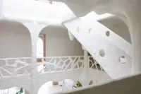 山語海|純白洞穴海景Holiday Hotel •觀景設計師飯店（納帕海店） 香格里拉巴拉格宗風景名勝區附近的飯店