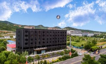 Lanou Shangpin Hotel (Yuxian Yangquan North station shop)