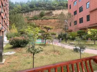 銅川民安頤悅居ホテル 銅川市体育場-総合訓練館周辺のホテル