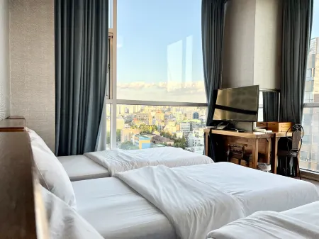 Myeongdong Merlin Hotel Отели рядом с достопримечательностью «Lotte World Tower»
