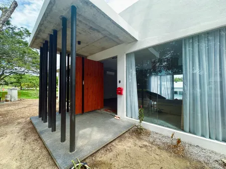 The Luxurious 245, A Famosa Melaka