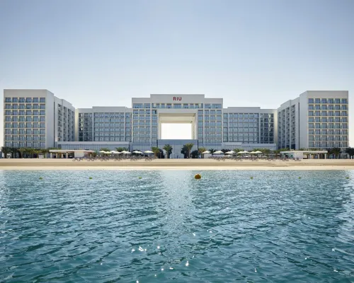 Riu Dubai Beach Resort - All Inclusive Hôtels à proximité de : Quai des abras de Bur Dubai