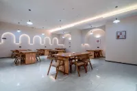 Xishuangbanna Jinghong Yunbo Juli Hotel (Gaozhuang Star Night Market)